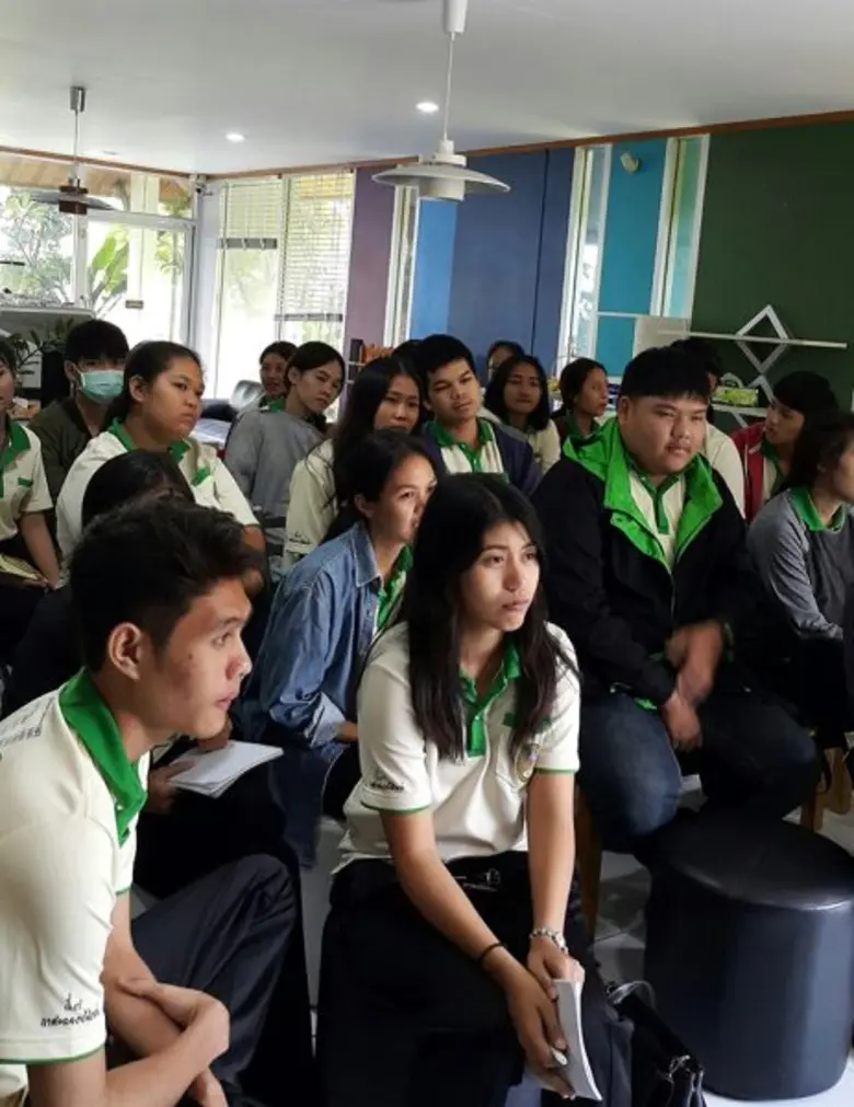 โรงเรียนบ้านเด็ก ซุปเปอร์ คิดส์ นำโดย อาจ...