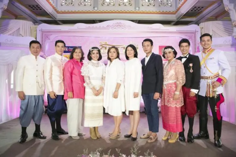 คุณชาติชาย พยุหนาวีชัย ผู้อำนวยการธนาคารอ...