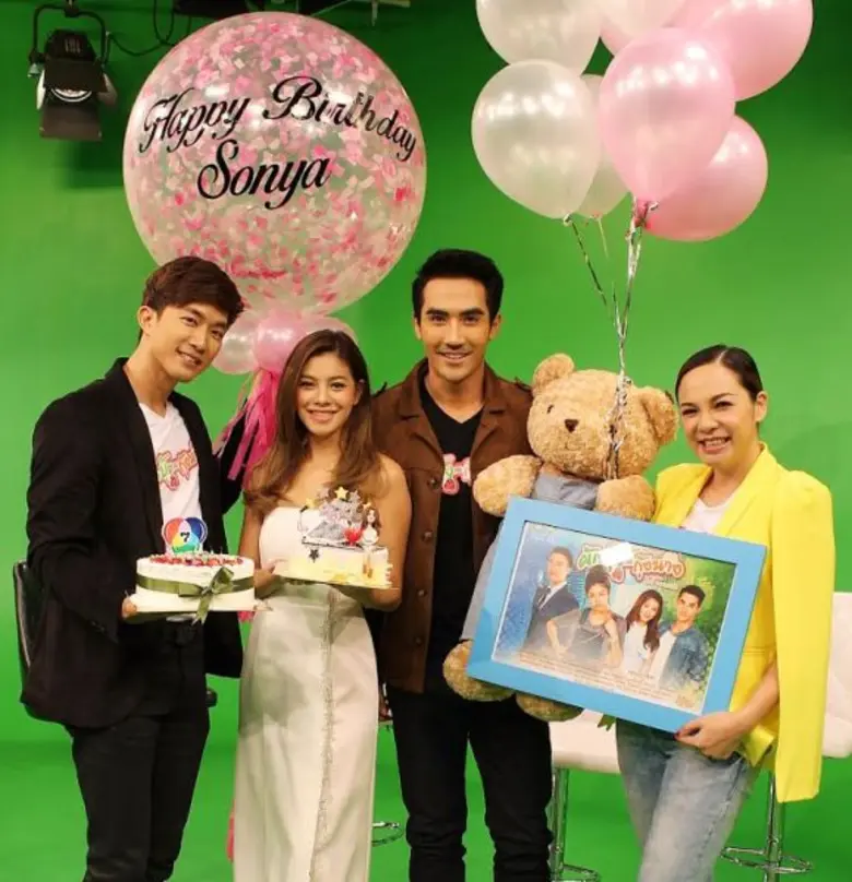 “แคท ซอนญ่า”ปลื้มโดนเซอร์ไพรส์ “วันเกิด” “ไผ่-บิ๊กเอ็ม” อวยพร “น้องกระต่ายน้อย”