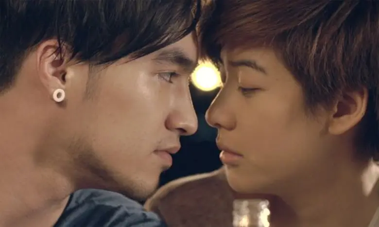 แจ้งเกิดจากเพลง "มองแต่ไม่เห็น ฟังแต่ไม่ไ...