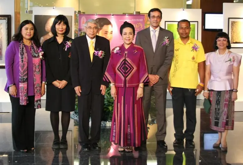 พรชัย จุฑามาศ (ที่ 3 จากซ้าย), รองผู้อำนว...