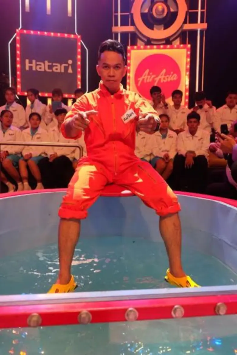 ทีวีไกด์: รายการ “ยุทธการสะท้านตับ” 2 ฮีโร่ “สมจิตร – สมรักษ์” นำทีมนักมวยสาวดาวรุ่ง ขึ้นสังเวียนประลองความขำ บนแท่นเรดสปริงบอร์ด ในยุทธการสะท้านตับ ช่อง 3