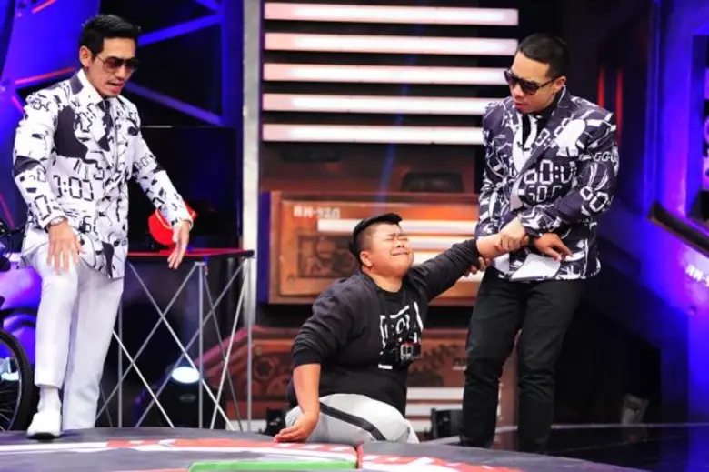 ทีวีไกด์: รายการ “The 60 Seconds game 60 วิ พิชิตแสน” “โก๊ะตี๋” ลั่นแรง!!! เกมยากไม่หวั่น เกมง่ายไม่เอา!!! เตรียมโกยรางวัลกลับ