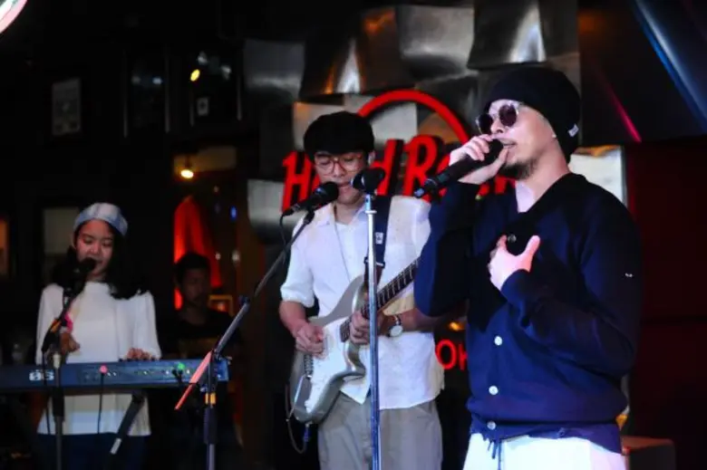 กระหน่ำปาร์ตี้..เขย่าอารมณ์แดนซ์ ในงานแถลงข่าว “Silverlake Overlove 2016 - The Love Party” (ซิลเวอร์เลค โอเวอร์เลิฟ ตอน เดอะ เลิฟ ปาร์ตี้)