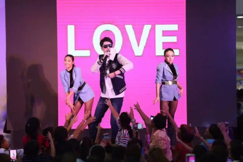 “ใบเตย-ฟิล์ม-มด” พา “ชาวอยุธยา” สนุกสุดฟัน มันส์สุดฟิน แดนซ์ยับใน “ช่อง 8 พบเพื่อนเฟสติวัล จ.อยุธยา”