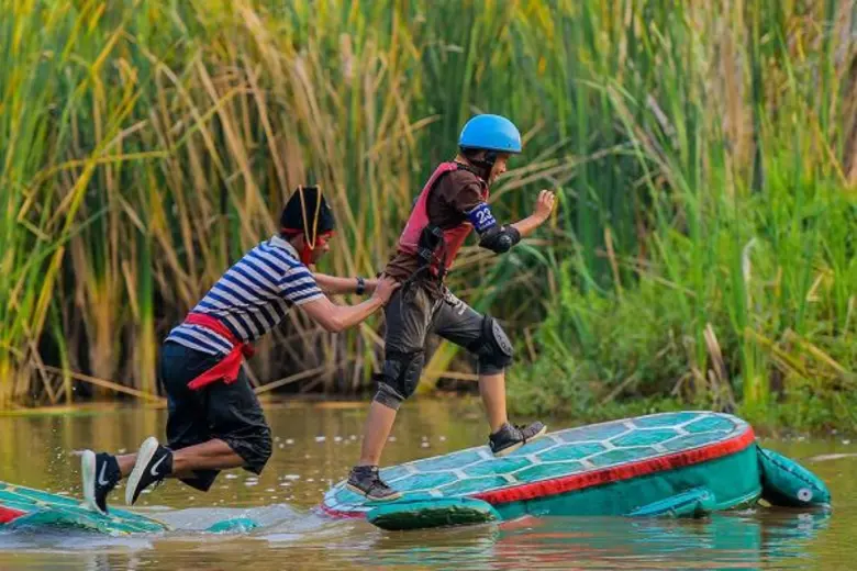 ทีวีไกด์: รายการ "โหด มัน ฮา ประเทศไทย" เหล่าผู้กล้า “ท้ายกก๊วน..ดวลยกแก๊ง” บุกปราสาททาเคชิ 2 สัปดาห์ติด!