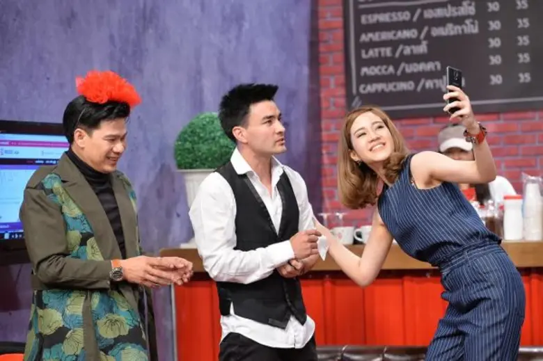 ทีวีไกด์: ซิทคอม "บริษัท ฮาไม่จำกัด" “ฟาง – พิชญา” สตรองสุดเบอร์!! พลิกมาดร้าย สู่ตลกสาว ร่วมฮา “ตั๊ก – บอล – ค่อม”