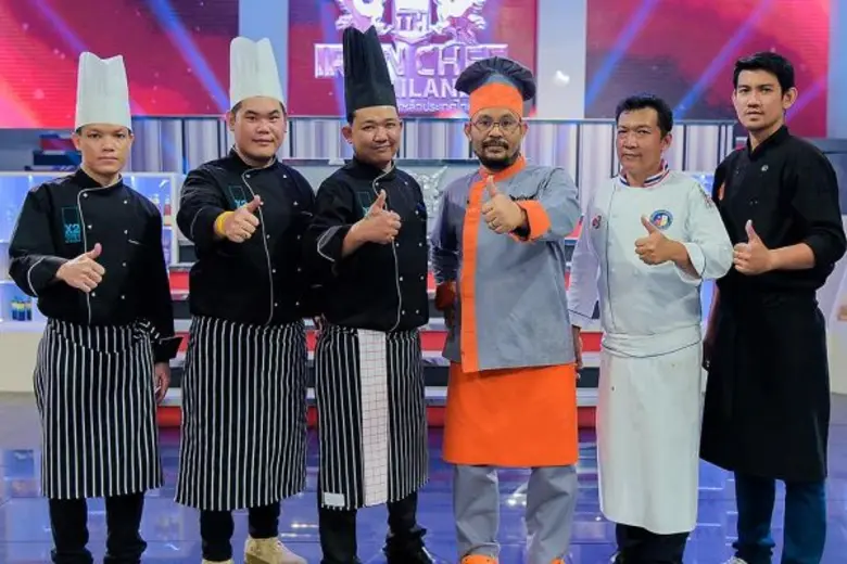 ทีวีไกด์: รายการ "เชฟกระทะเหล็ก ประเทศไทย" “สุดยอดเชฟมือหนึ่ง” หวนคืนสังเวียน คราวนี้ขอถล่ม “เชฟป้อม” ให้ย่อยยับ!