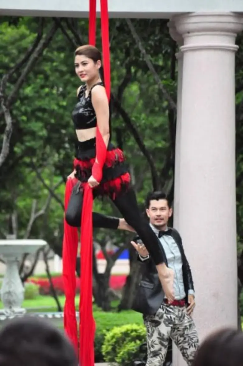 เมื่อได้มาอยู่ในร่างของโรส ผู้หญิงเก่งเฟอ...