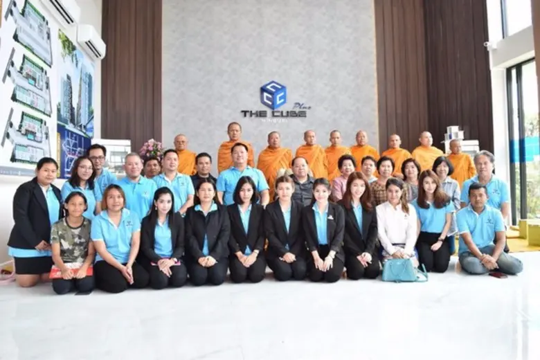 นายภูมินทร์ ปิยะวานิชย์ ประธานบริหาร และน...