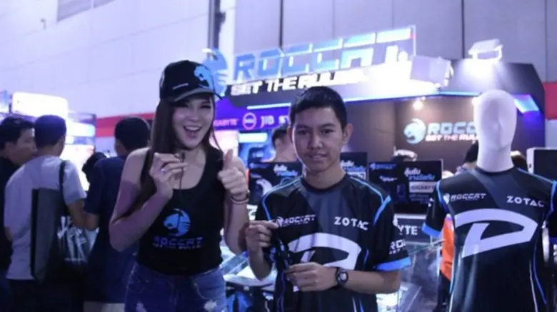 SVOA ตัวแทนจำหน่ายสินค้าภายใต้แบรนด์ ROCCAT แบรนด์เกมมิ่งเกียร์ระดับโลกสัญชาติเยอรมัน ร่วมงาน Garena Star League (GSL 2016) โดยจัดสินค้าร่วมส่งเสริมการขาย พร้อมกิจกรรมหลากหลาย ซึ่งได้รับความสนใจจากผู้เข้าชมงาน