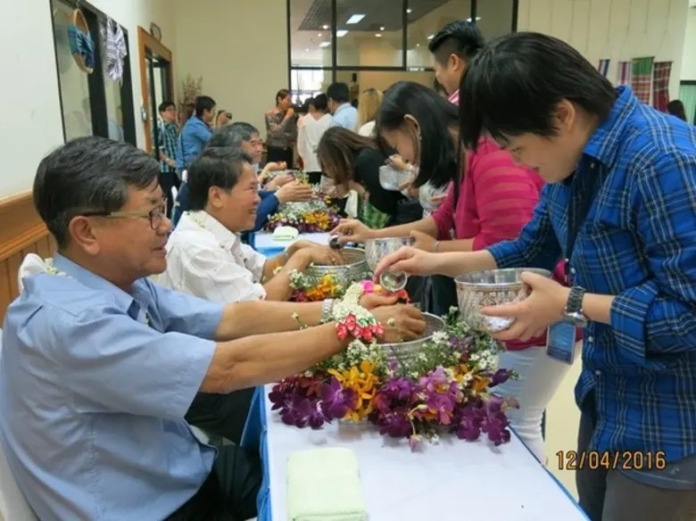 ทีมกรุ๊ป ร่วมสืบสานประเพณีปีใหม่ไทย จัดกิ...