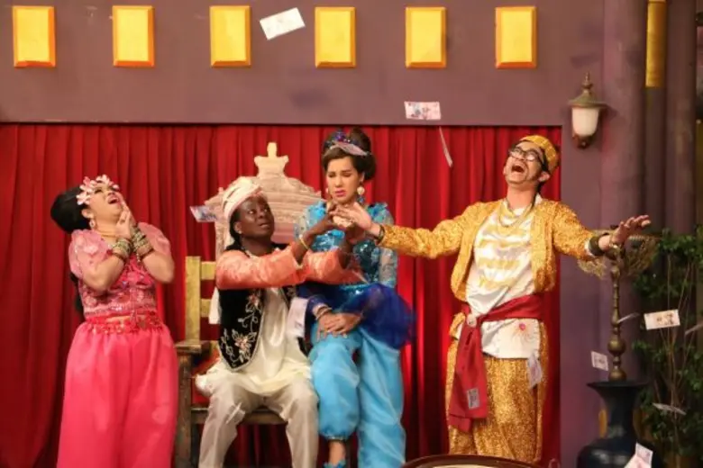 แต่งองค์ทรงเครื่องกันแบบจัดเต็มความฮา กับ...