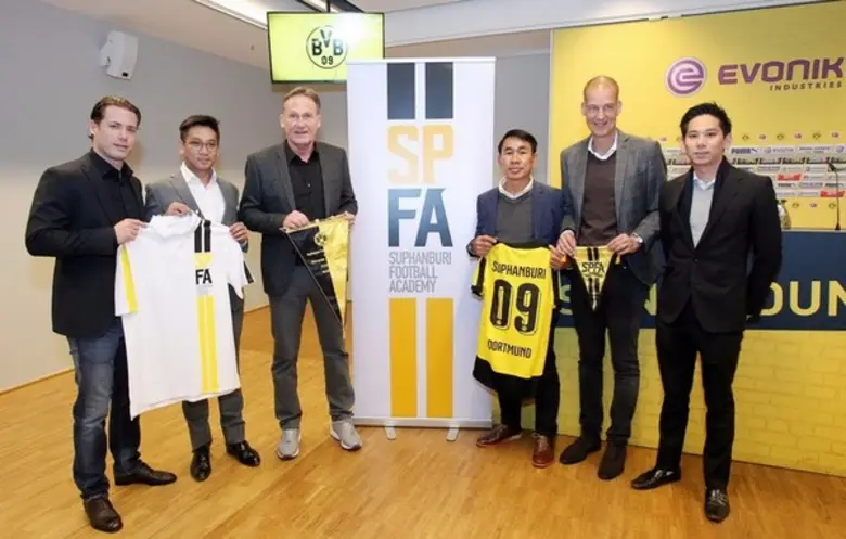 "ดอร์ทมุนด์-สุพรรณบุรี ฟุตบอล อะคาเดมี” ต้นแบบส่งออกแข้งไทยโกอินเตอร์