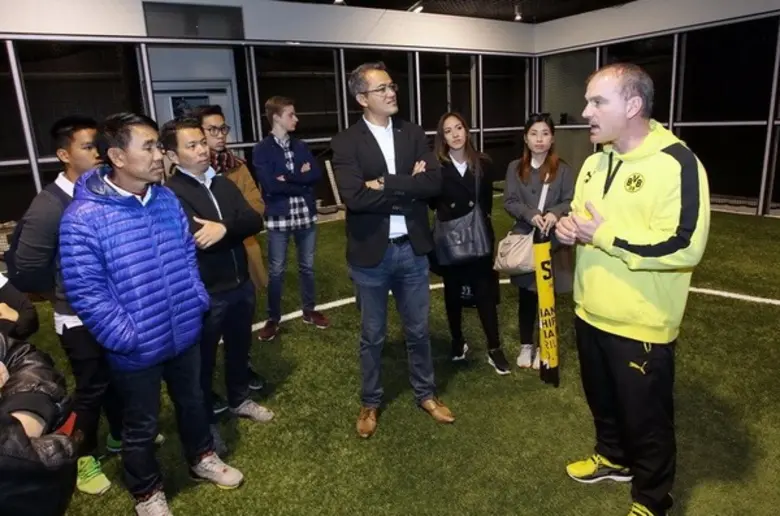 "ดอร์ทมุนด์-สุพรรณบุรี ฟุตบอล อะคาเดมี” ต้นแบบส่งออกแข้งไทยโกอินเตอร์