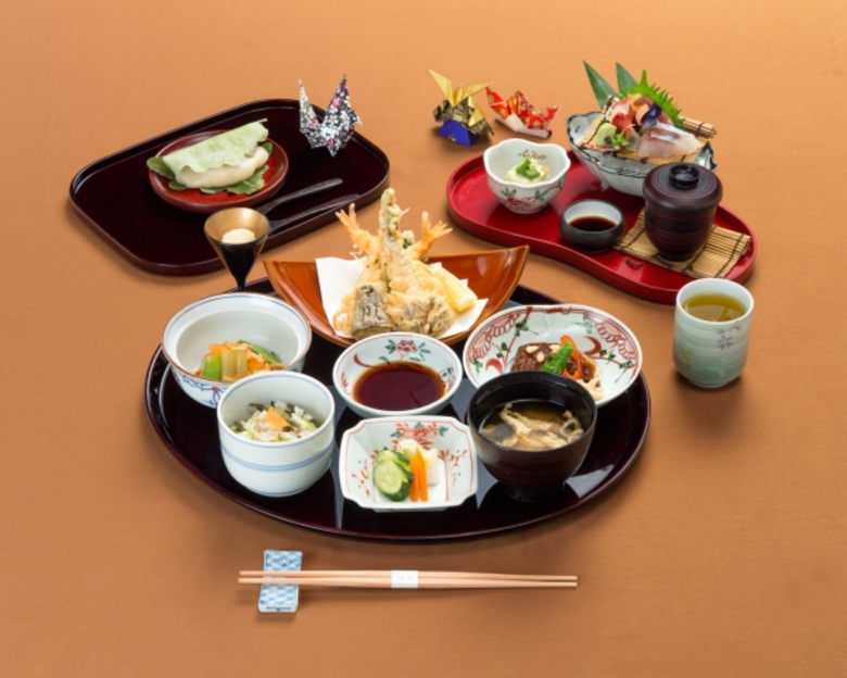 ห้องอาหารยามาซาโตะ (Yamazato) โรงแรม ดิ โ...