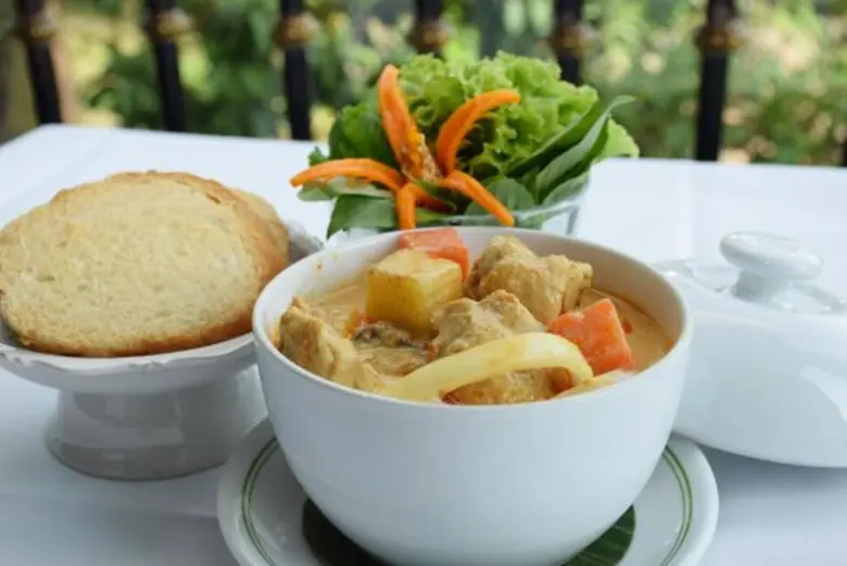 เดือนนี้ห้องอาหารสายชลพาเราไปเยือนถิ่นเวี...