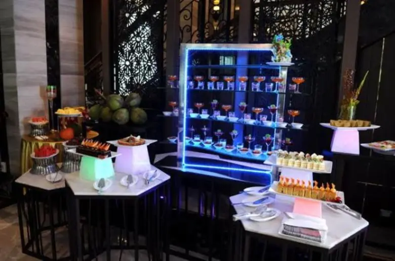 โรงแรมอัล มีรอซ จัดอาหารบุฟเฟ่ต์ ไทย ตะวันออกกลาง และนานาชาติ