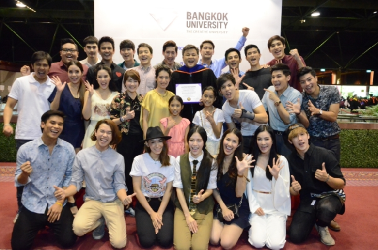 “บอย-ถกลเกียรติ” ปลาบปลื้ม รับปริญญาดุษฎีบัณฑิตกิตติมศักดิ์จาก ม.กรุงเทพ