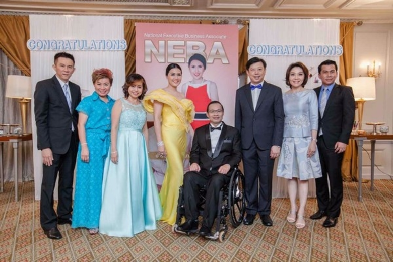 สุชาดา ธีรวชิรกุล (ที่ 3 จากซ้าย) ประธานบ...