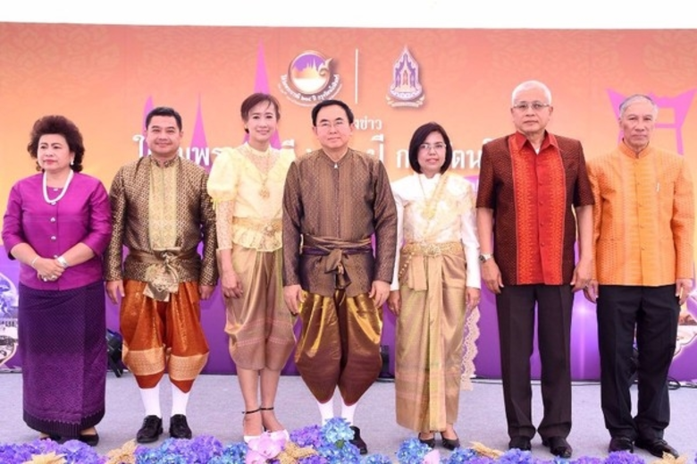 นายวีระ โรจน์พจนรัตน์ รัฐมนตรีว่าการกระทร...