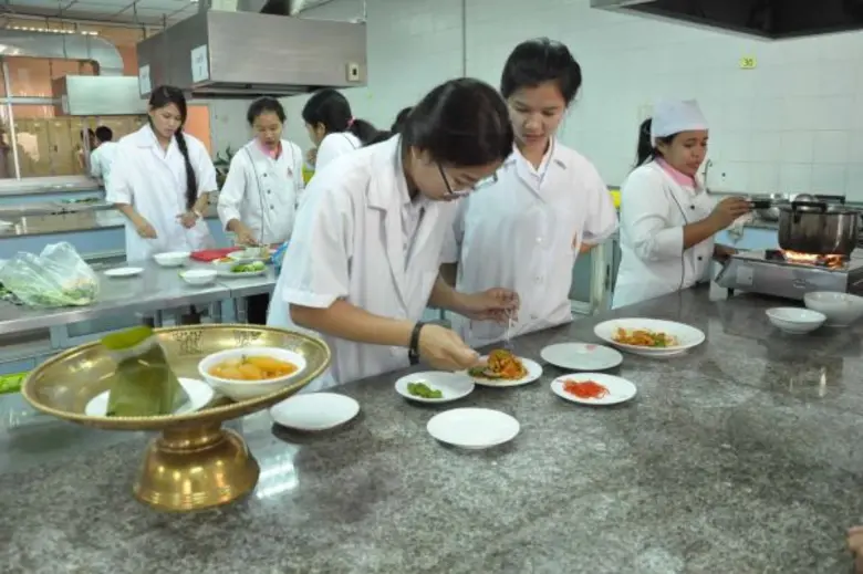 โดยผู้ช่วยศาสตราจารย์พงษ์ศักดิ์ ทรงพระนาม...