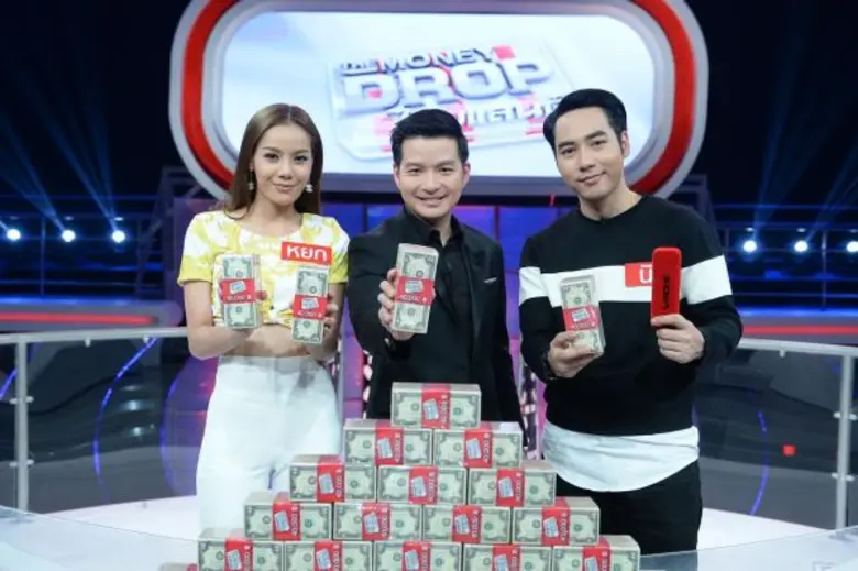 ทีวีไกด์: รายการ “The Money Drop ไทยแลนด์” “หยก – ธัญยกันต์” เปิดตัวหนุ่มคนใหม่ออกรายการคู่กันครั้งแรก!!! เตรียมกวาดแจ็กพอต เดอะมันนี่ดร็อปฯ กลับบ้าน!!!