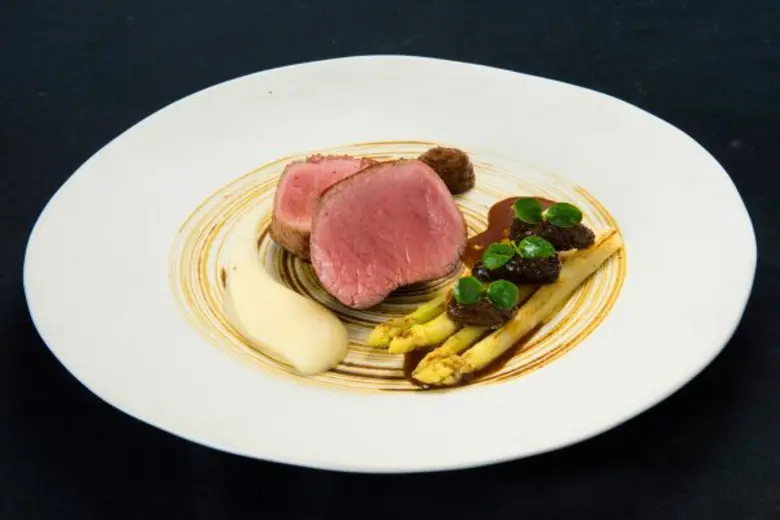 เทศกาลหน่อไม้ฝรั่ง ที่ห้องอาหารเอเลเมนท์ โรงแรม ดิ โอกุระ เพรสทีจ กรุงเทพฯ