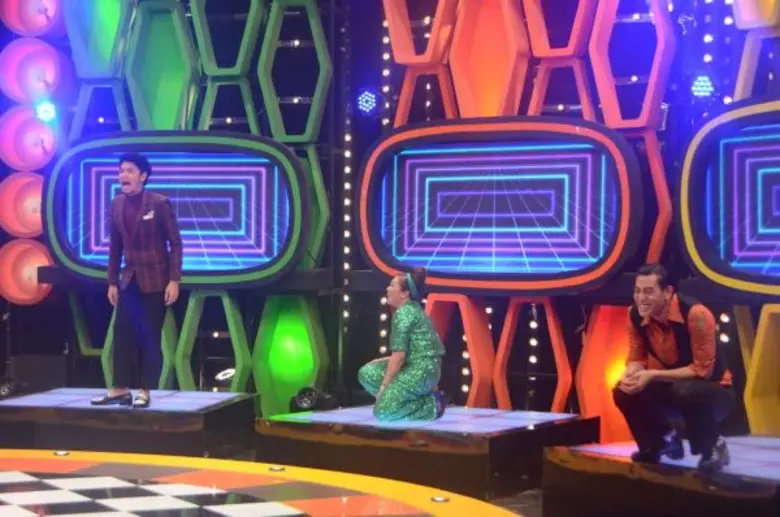 "เวทีทอง เวทีเธอ" อาทิตย์นี้พบกับคู่เพื่อ...