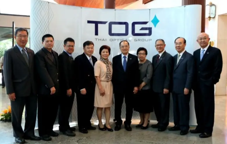 นายสว่าง ประจักษ์ธรรม (ที่ 5 จากขวา) ประธ...