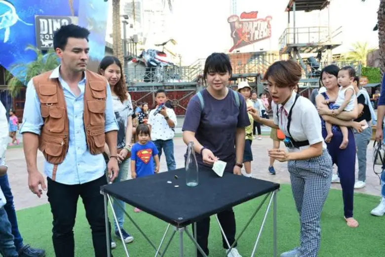 ทีวีไกด์: รายการ "ช่วยฉันที Do Me A Favor (ดูมีอะเฟเวอร์)" “แพร-พิมพ์ลดา” สาวร่างเล็ก สู้ยิบตา กับภารกิจสุดมันส์