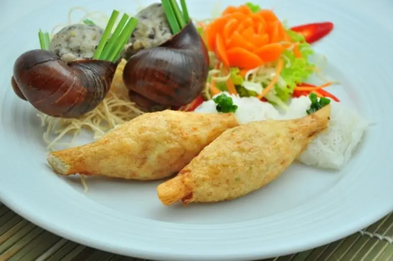 เชฟใหญ่ประจำ ห้องอาหารเวียดนาม ไซ่ง่อน โร...