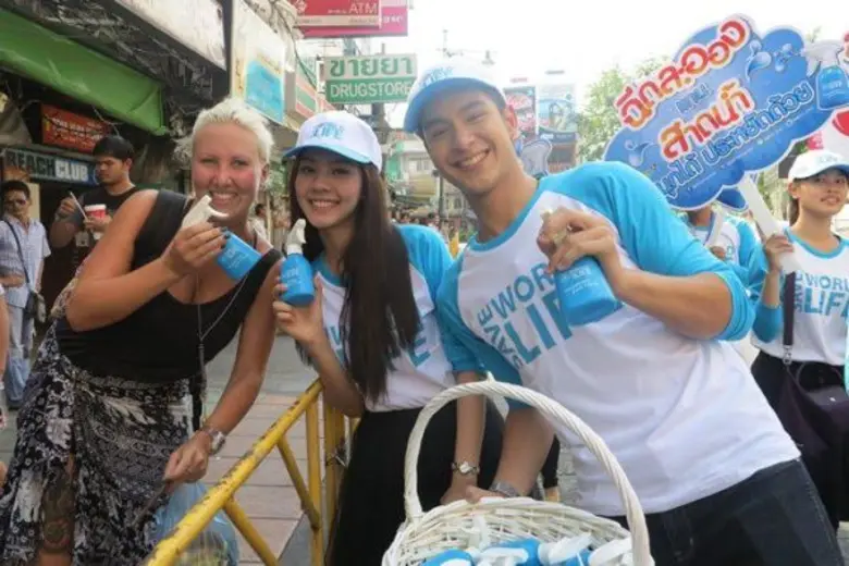 ช่อง 7 สี ส่ง ทีมนักแสดง รณรงค์เล่นน้ำสงกรานต์แบบประหยัดในกิจกรรมรณรงค์ “สงกรานต์สร้างสรรค์ รักษ์น้ำ รักษ์โลก”