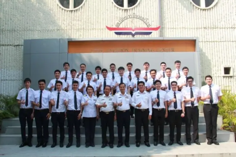 นาวาอากาศเอก จิรพล เกื้อด้วง ผู้ว่าการสถา...