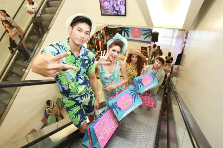 เดอะ แพลทินัม แฟชั่น มอลล์ จัดมหกรรม  “เดอะ แพลทินัม ซัมเมอร์ แฟชั่น ปาร์ตี้ 2016”  ยกขบวน 1,500 ร้านค้า เซลล์ลดกระหน่ำสูงสุด 70%