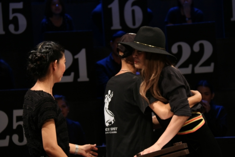 ทีวีไกด์: รายการ “เลขอวดกรรม” พิม ซาซ่า หลั่งน้ำตา กลางเลขอวดกรรม ส่งพลังให้น้องโฟน ฝ่ามรสุมสู้คีโม