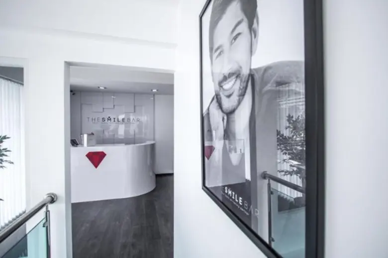 เปิดตัว เดอะ สไมล์ บาร์ แบงค็อก ซาลอนเพื่อฟันขาวแห่งแรกในไทย นวัตกรรมล่าสุดจากสวีเดน ยิ้มสวยอย่างปลอดภัย ใน 20 นาที