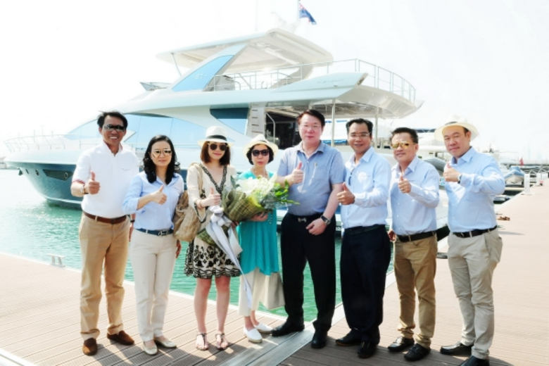 ดร.สัณหวุฒิ ธรรมชวนวิริยะ และ เจิดนภางค์ ...