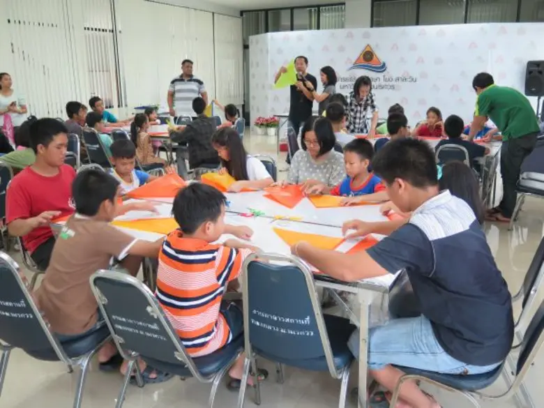 สถานอารยธรรมศึกษา โขงสาละวิน ม.นเรศวร จัดกิจกรรม “English is fun” ให้เยาวชนในโครงการผู้นำเยาวชนสองภาษา  ร่วมเรียนรู้ ฝึกปฏิบัติ ซึมซับ ศิลปะ วัฒนธรรม ภูมิปัญญาไทย