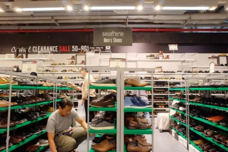 ห้างเซ็นทรัลชิดลม จัดรายการ "Central Clea...