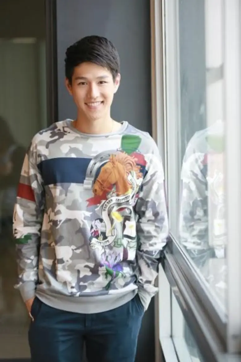 นาทีนี้ความฮอตมาแรงต้องยกให้หนุ่มตี๋หล่อเ...