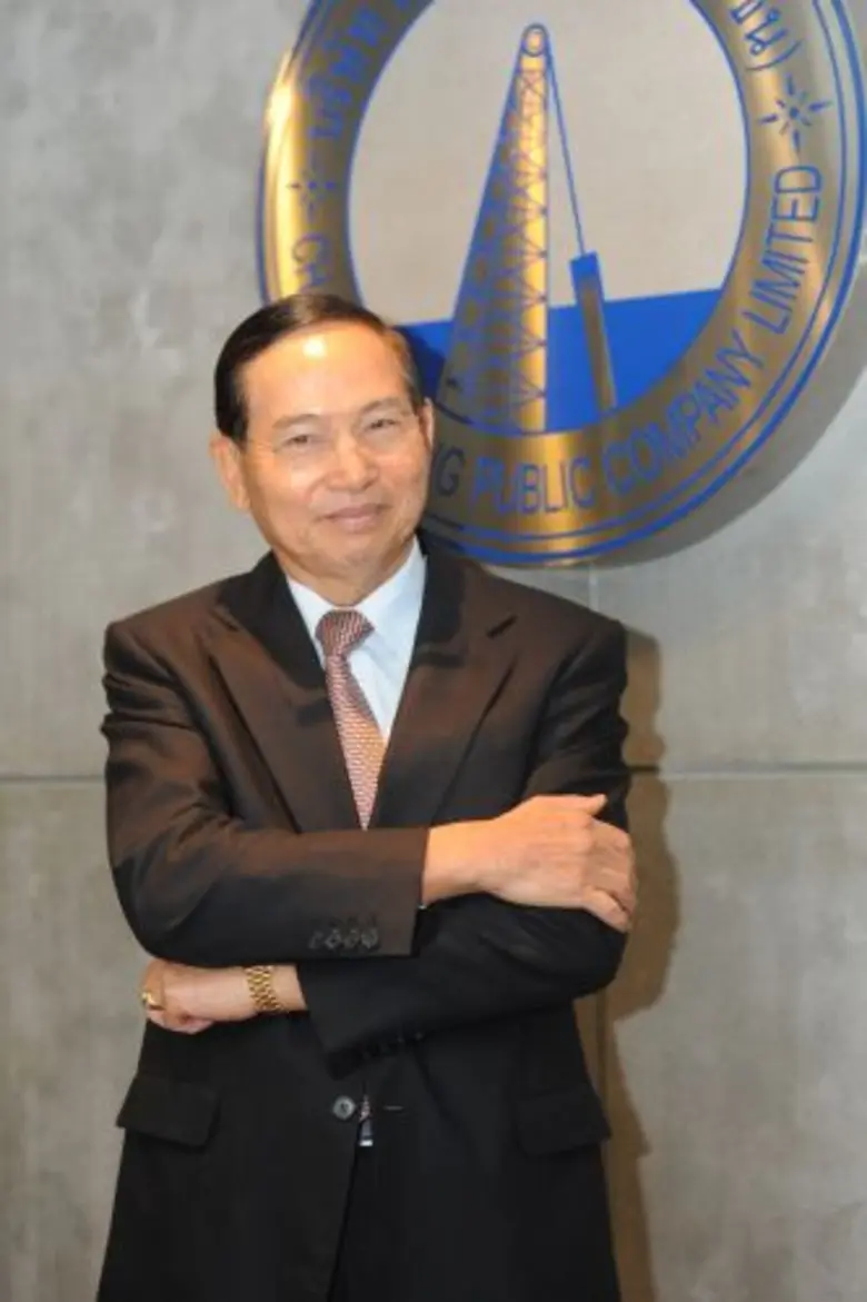 นายปลิว ตรีวิศวเวทย์ ประธานกรรมการบริหาร ...