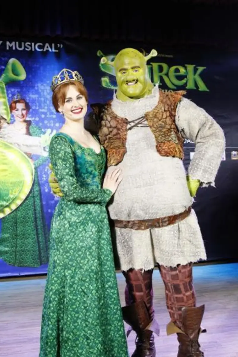 คุณบอย-ถกลเกียรติ, คุณนีล ทอมสัน ตัวแทนจา...