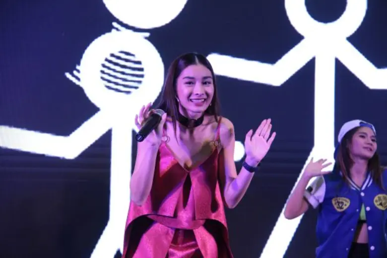 “มด-ฟลุค-เอี๊ยง-มังกร” นำทีมดาราล่องใต้  “ช่อง 8 พบเพื่อนเฟสติวัล” ชาวสุราษฎร์แดนซ์กระจาย