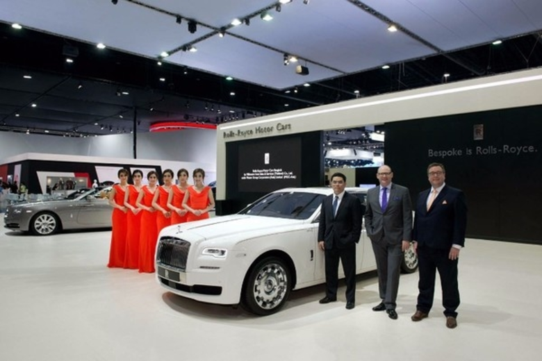 มร. พอล แฮริส (กลาง) ผู้อำนวยการประจำภาคพื้นเอเชียแ...