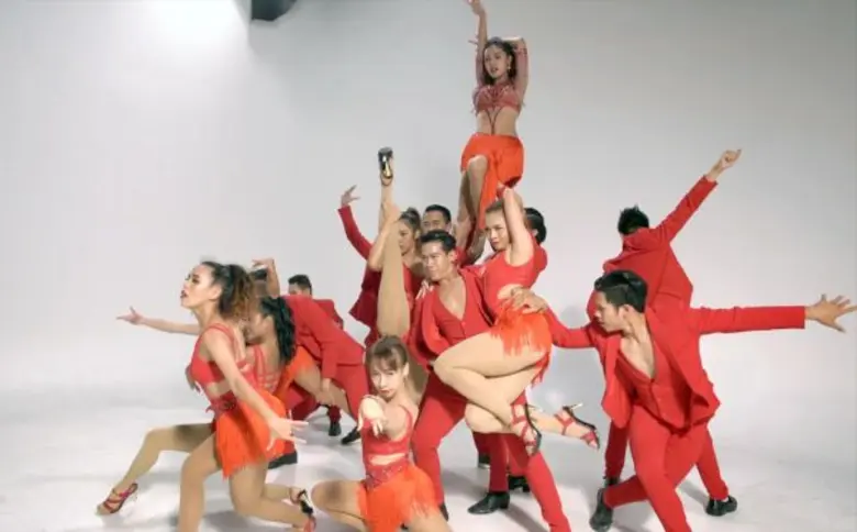 กระแต อาร์สยาม จัดหนัก สะบัด One Take Dance Version เต้นยาว เต็มทุกท่า ไม่มีตัดต่อ