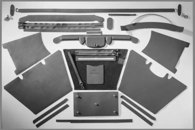 “ลองฌอมป์” ดีไซน์กระเป๋าหนังแบบพิเศษ...ใบเดียวในโลก มอบเป็นของขวัญให้ “ประเทศไทย”