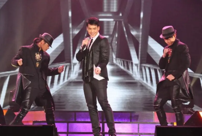 ทำเอาเมืองไทย Gmm Live House ชั้น 8 ศูนย์...