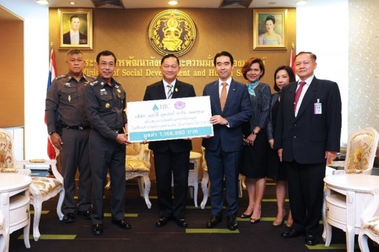 นายอัศวิน เตชะเจริญวิกุล ประธานเจ้าหน้าที...