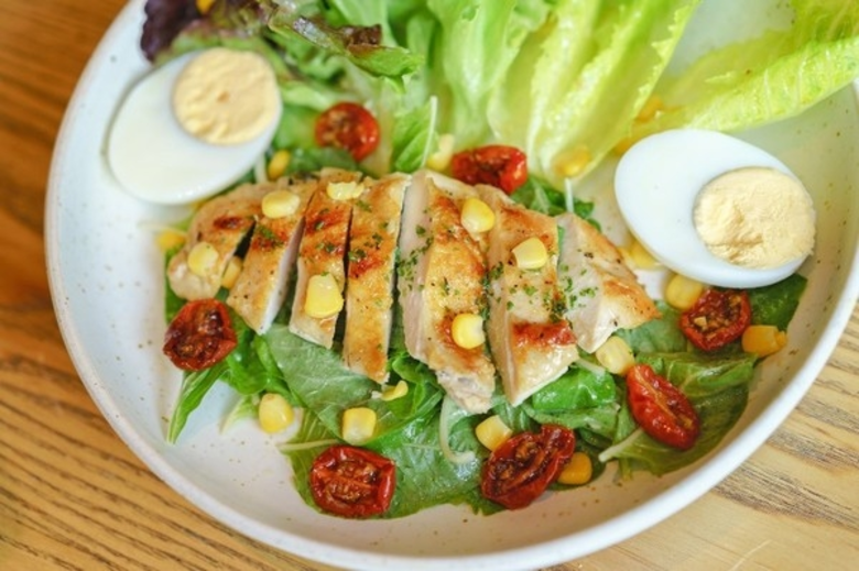 วอร์มวู้ด คาเฟ่ [Warm Wood Cafe] จัดเมนู “อีสเตอร์” เพื่อการฉลอง..สุดพิเศษ